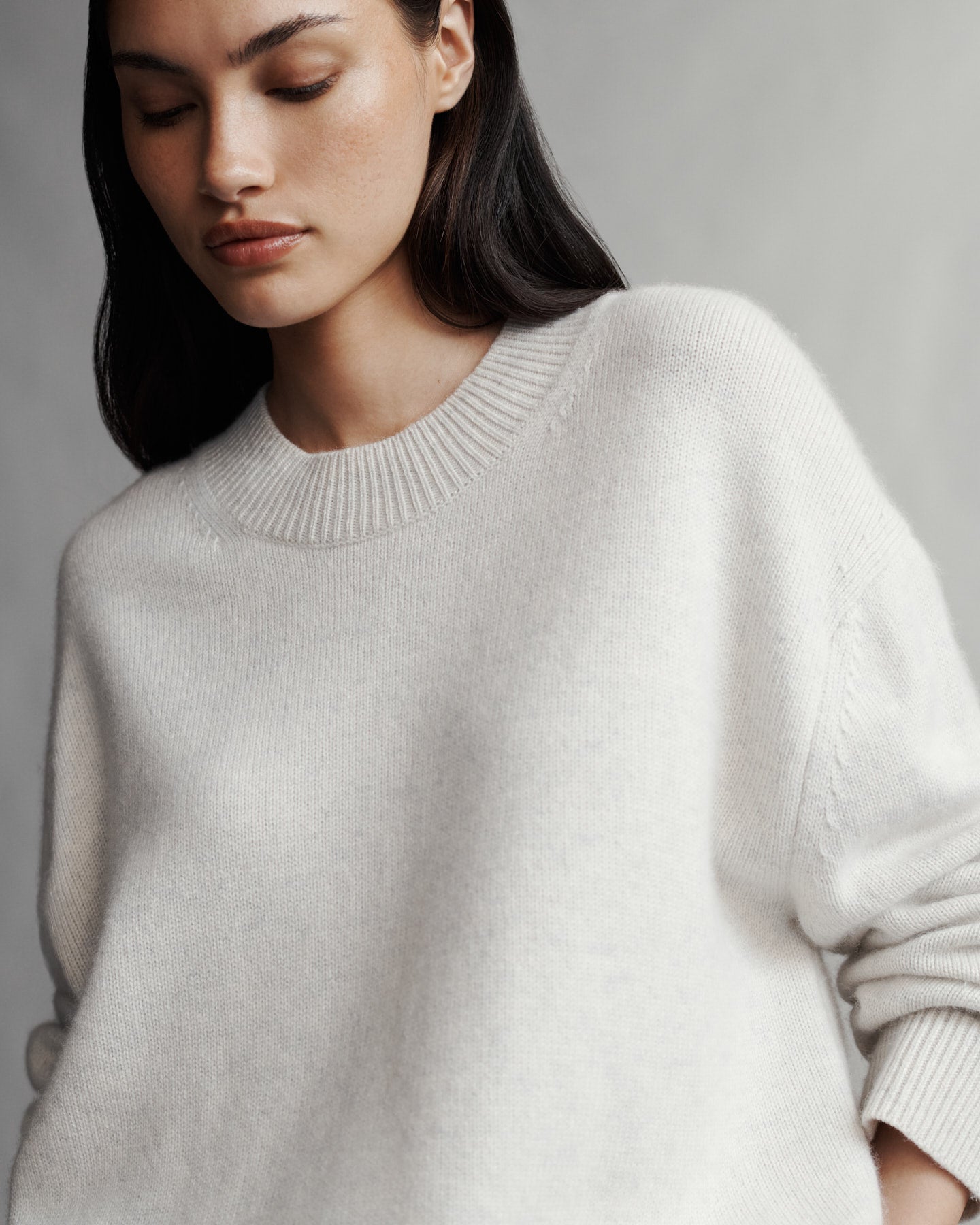 TWP White heather grey Boy Crewneck in Cashmere view 3